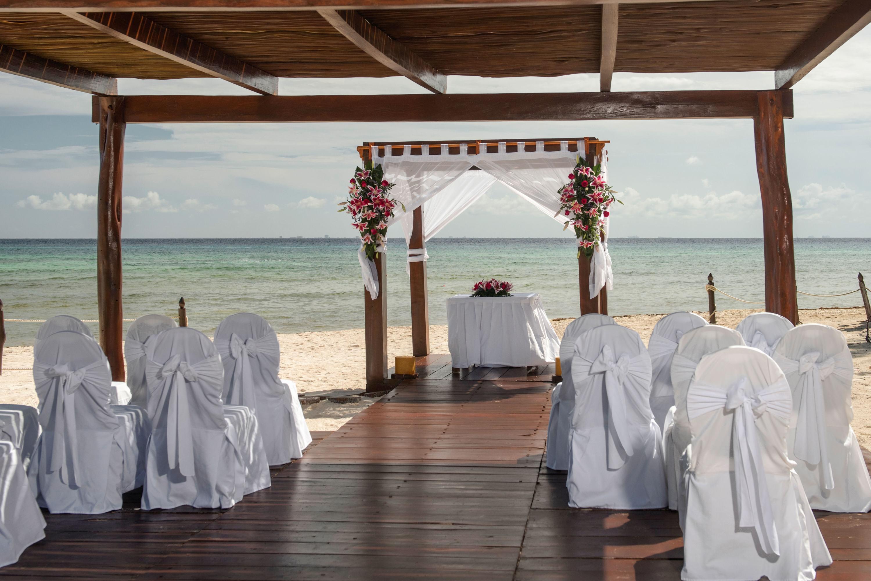 Grand Riviera Princess Плая дел Кармен Екстериор снимка A beach wedding
