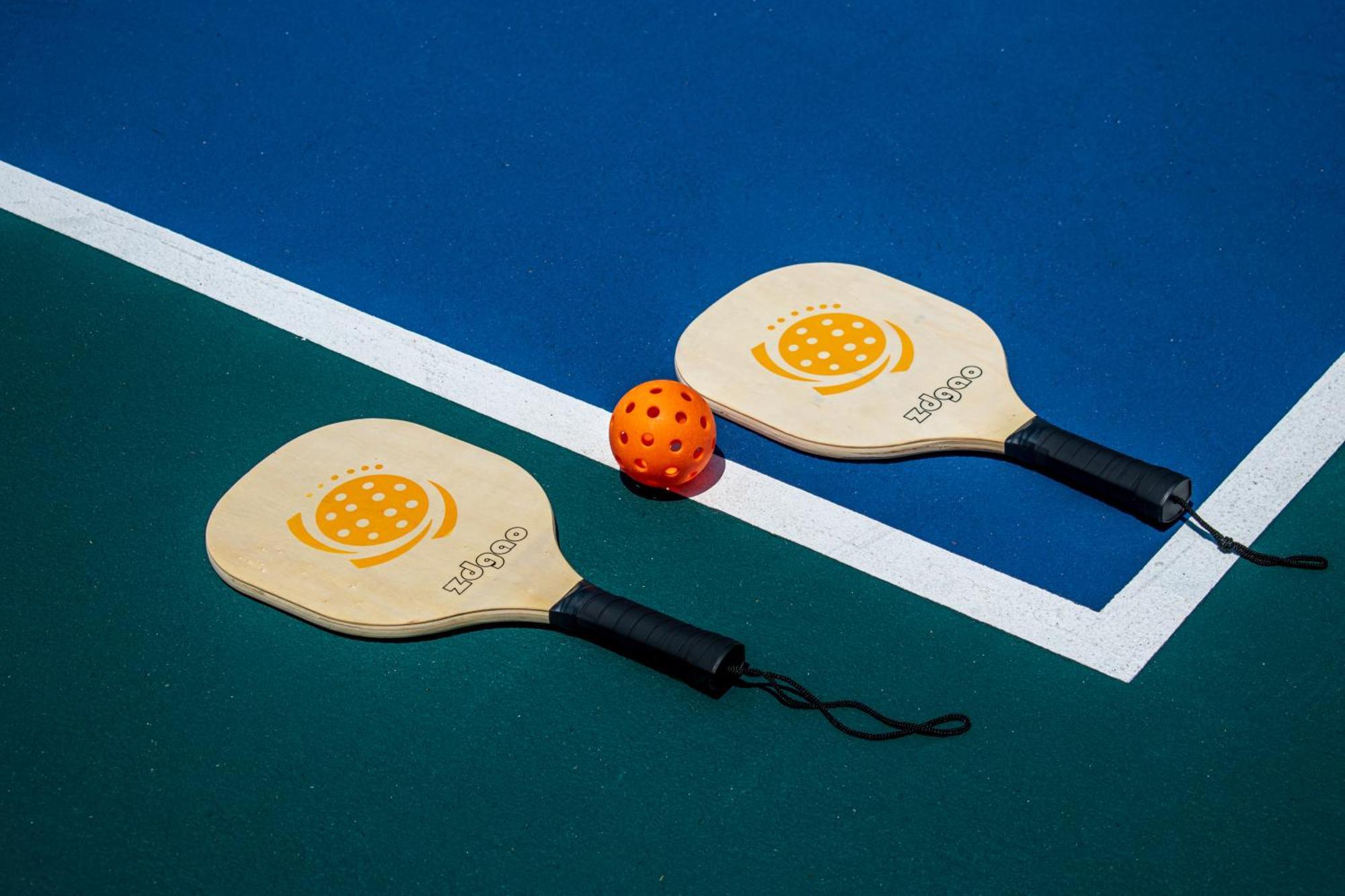 Grand Riviera Princess Плая дел Кармен Екстериор снимка Pickleball paddles and ball