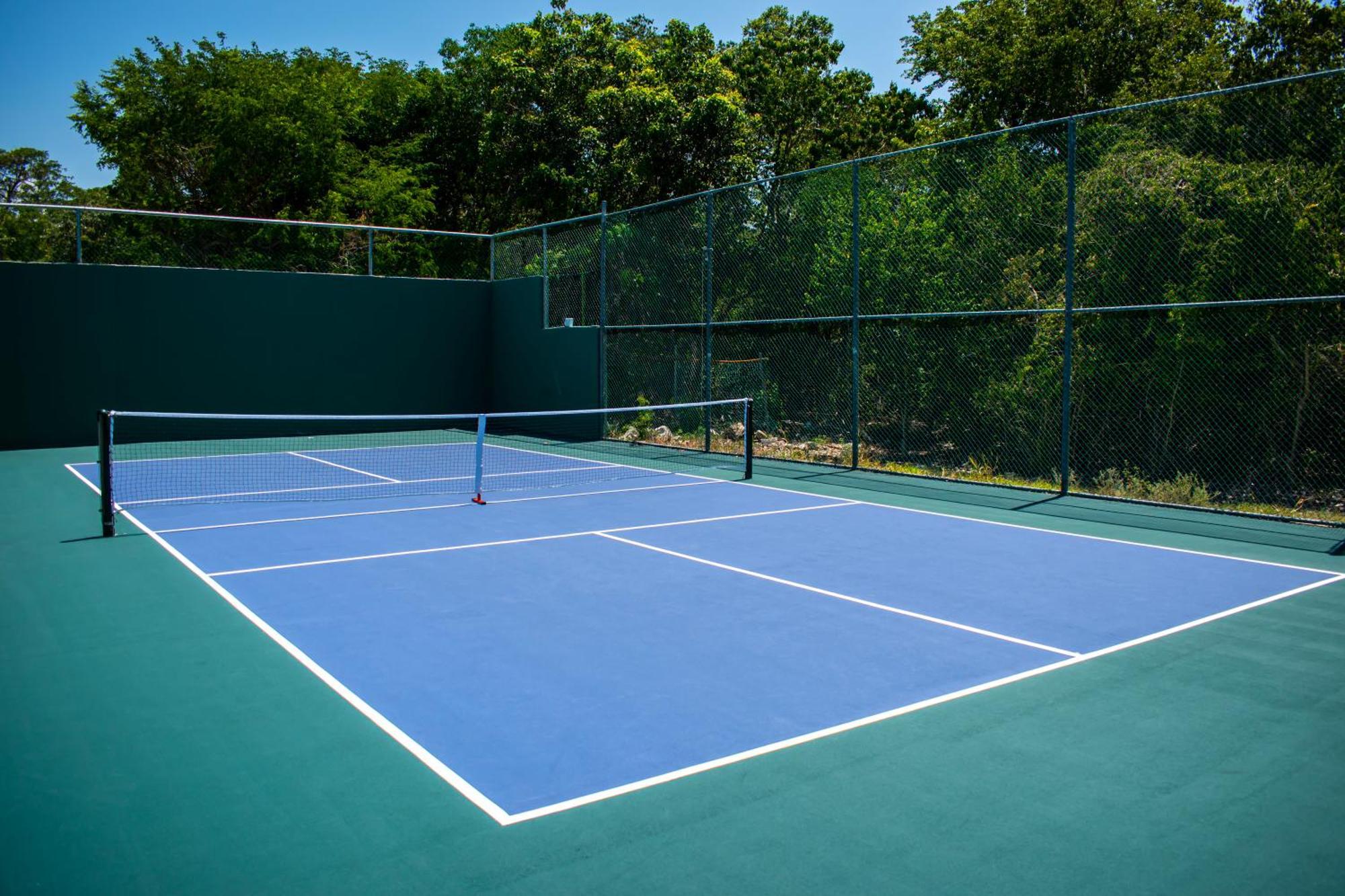 Grand Riviera Princess Плая дел Кармен Екстериор снимка A tennis court
